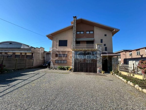 casa indipendente in vendita a Robbio