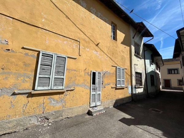 casa indipendente in vendita a Robbio