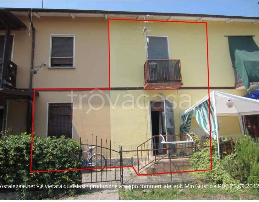 casa indipendente in vendita a Robbio