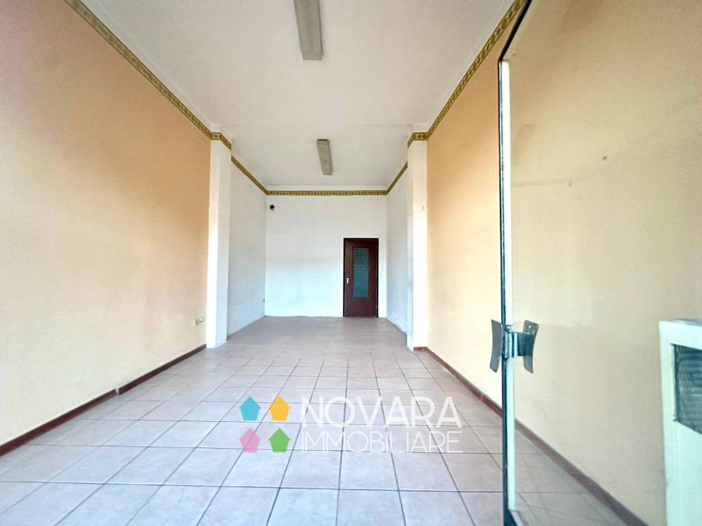 negozio in vendita a Robbio