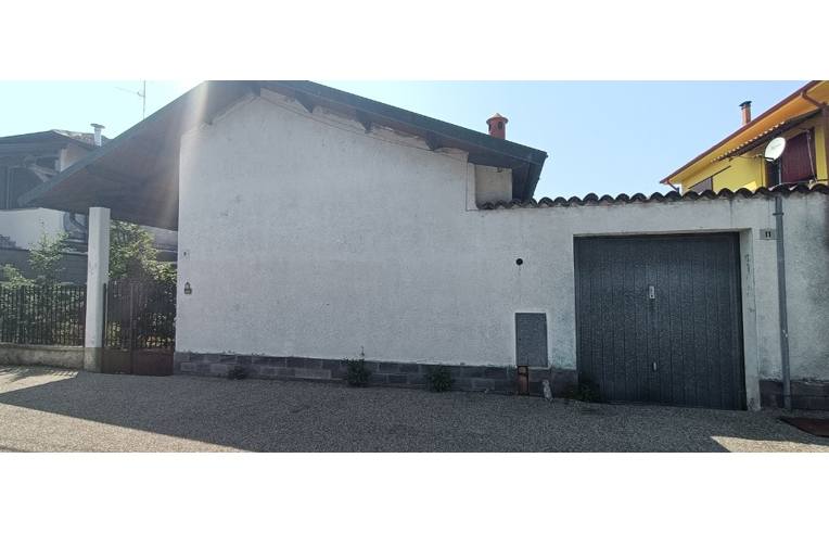 casa indipendente in vendita a Robbio