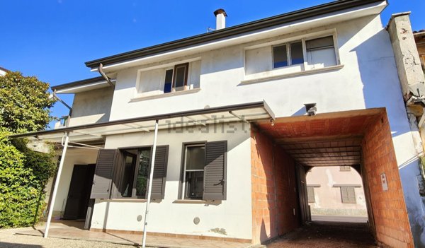 casa indipendente in vendita a Robbio