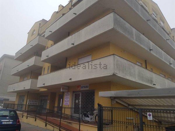 negozio in vendita a Robbio