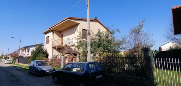 casa indipendente in vendita a Robbio