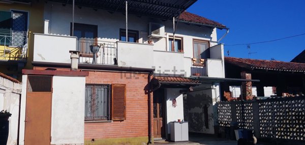 casa indipendente in vendita a Robbio