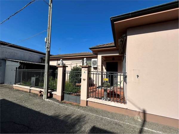 casa indipendente in vendita a Robbio