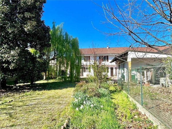 casa indipendente in vendita a Robbio