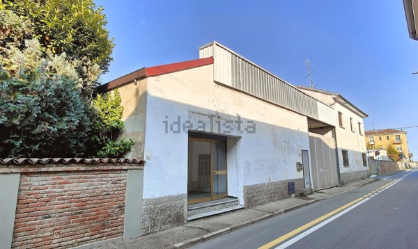 casa indipendente in vendita a Robbio