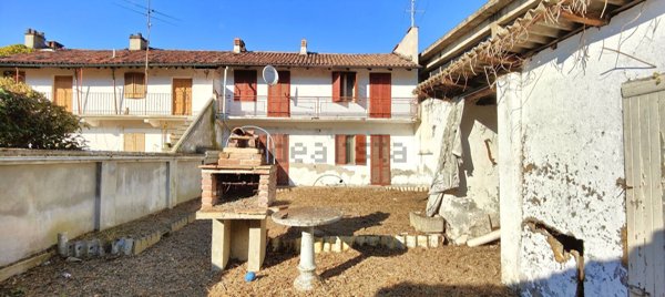 casa indipendente in vendita a Robbio