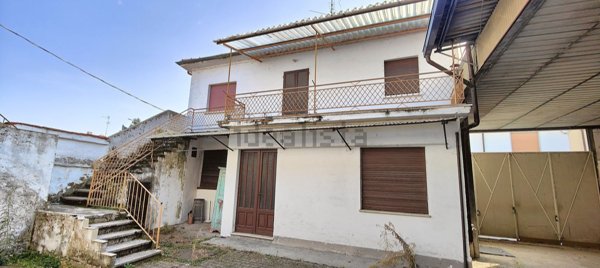 casa indipendente in vendita a Robbio