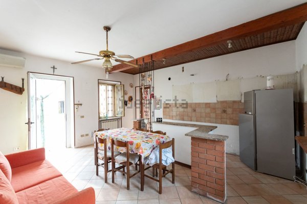 casa indipendente in vendita a Robbio