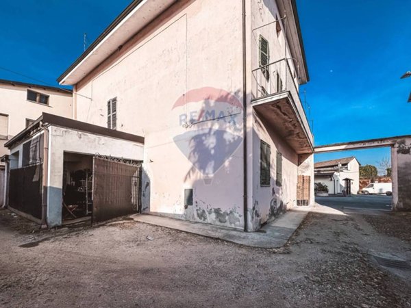 casa indipendente in vendita a Robbio