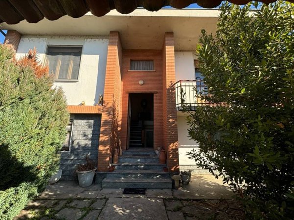 casa indipendente in vendita a Robbio