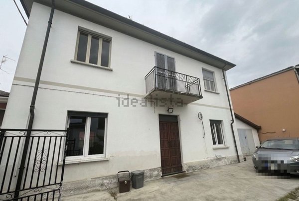 casa indipendente in vendita a Robbio