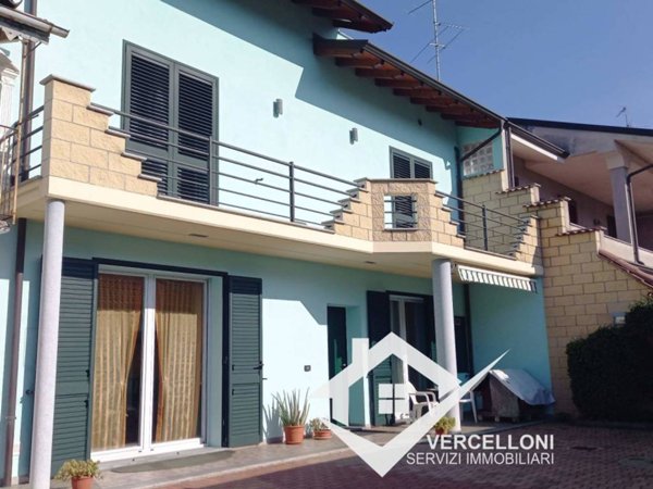 casa indipendente in vendita a Robbio