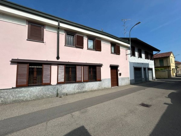 casa indipendente in vendita a Robbio