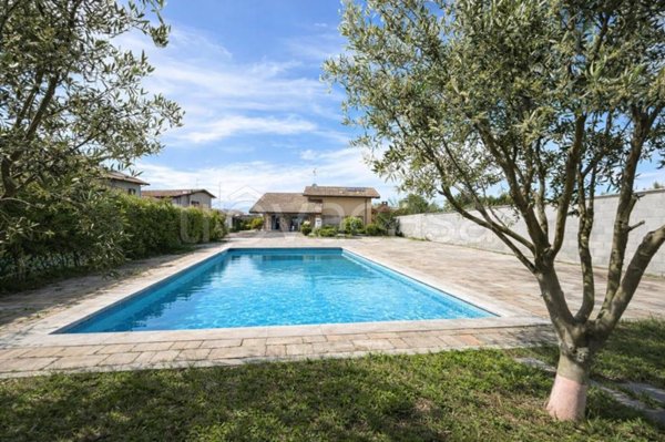 casa indipendente in vendita a Robbio