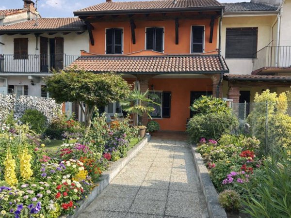 casa indipendente in vendita a Robbio