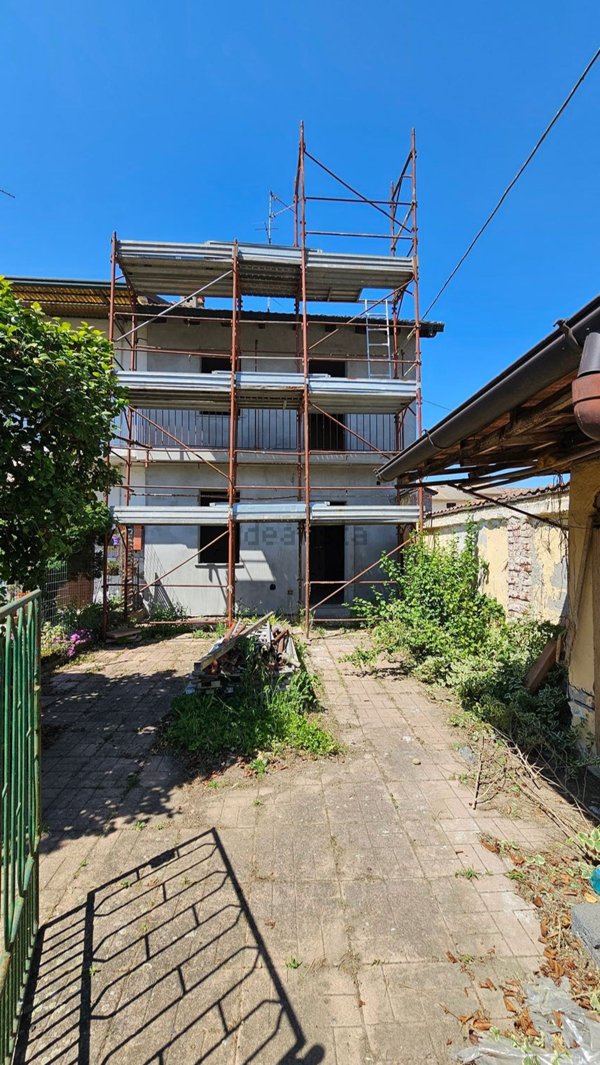 casa indipendente in vendita a Robbio
