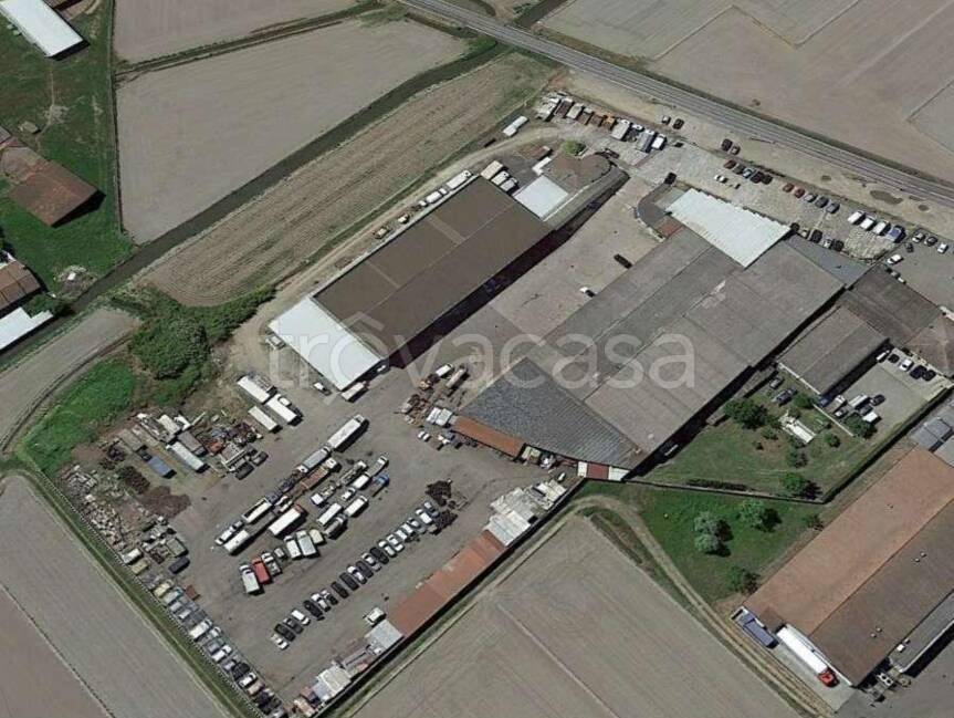 locale commerciale in vendita a Robbio