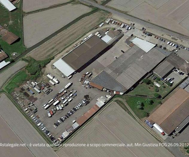 locale commerciale in vendita a Robbio