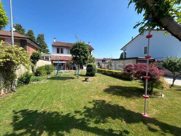 casa indipendente in vendita a Robbio