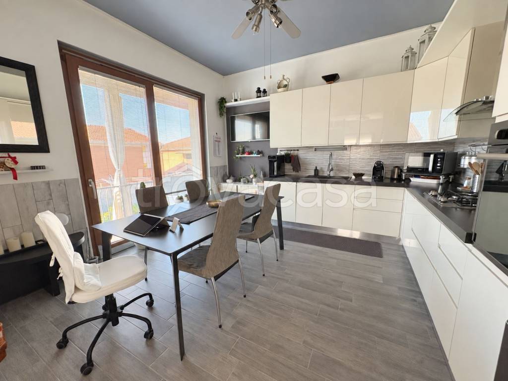 casa indipendente in vendita a Robbio