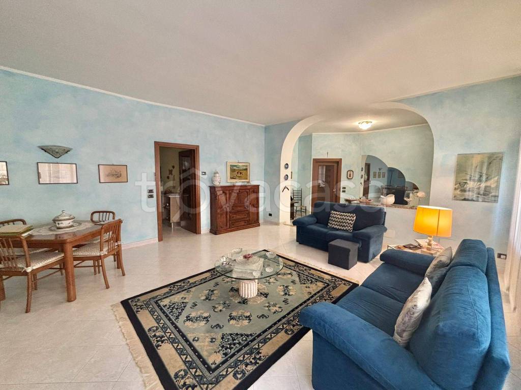 casa indipendente in vendita a Robbio
