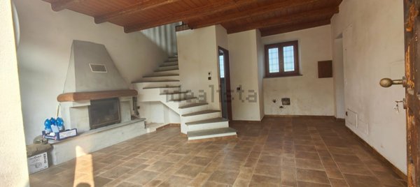 casa indipendente in vendita a Robbio