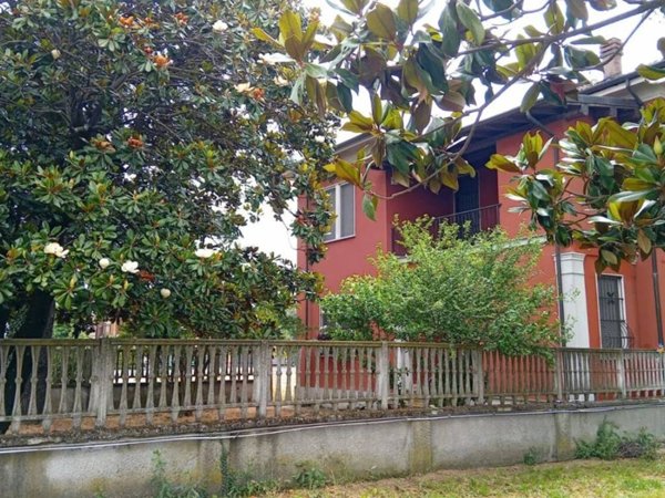 casa indipendente in vendita a Robecco Pavese