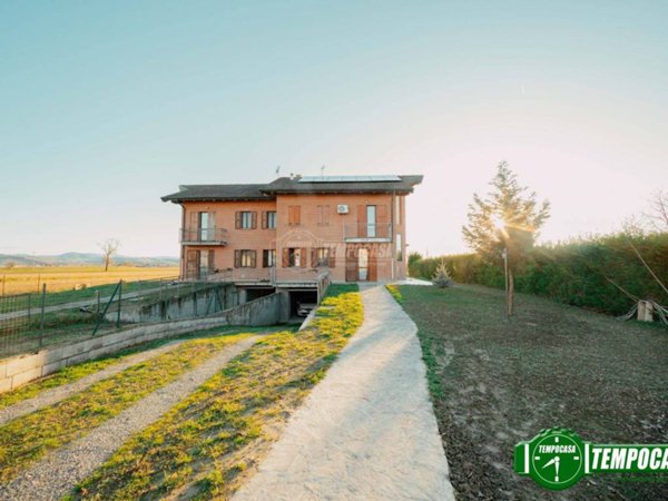casa indipendente in vendita a Robecco Pavese