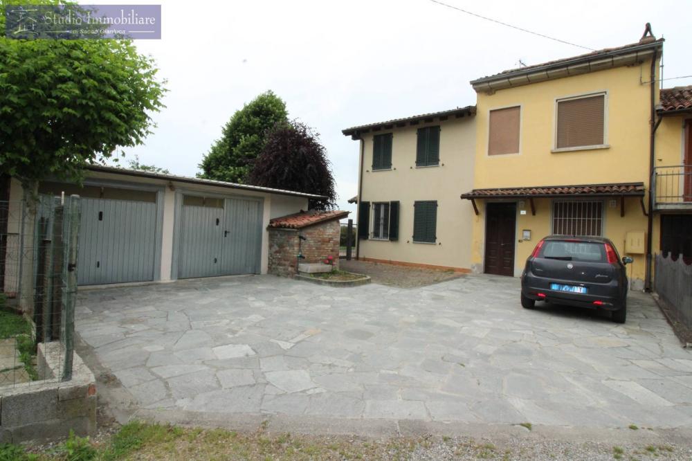 casa indipendente in vendita a Robecco Pavese