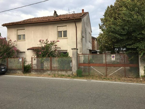 casa indipendente in vendita a Robecco Pavese