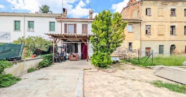 casa indipendente in vendita a Robecco Pavese in zona Casa Chiodi