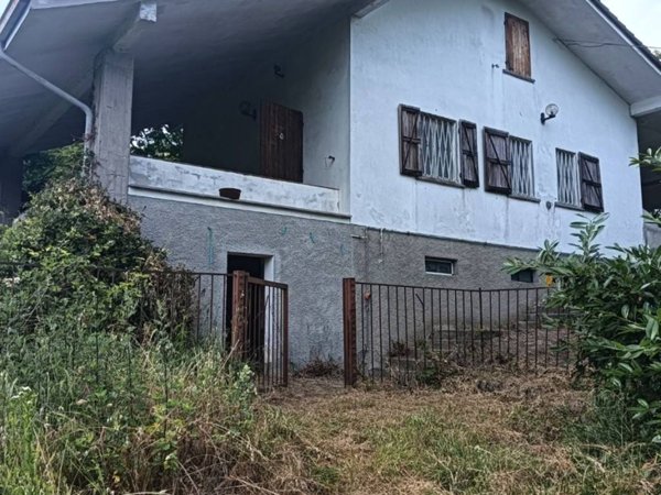 casa indipendente in vendita a Rocca de' Giorgi