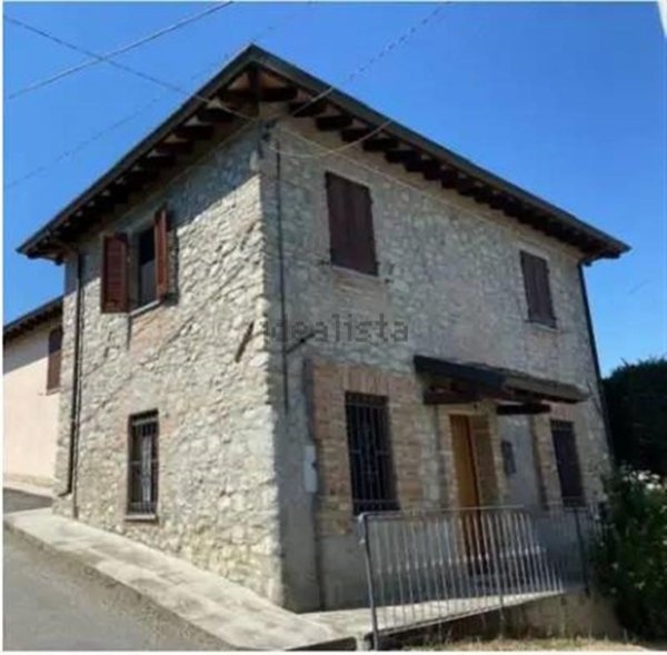 casa indipendente in vendita a Rocca Susella
