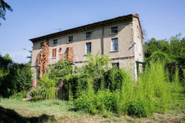 casale in vendita a Rocca Susella