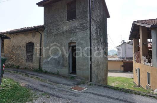 casa indipendente in vendita a Rocca Susella