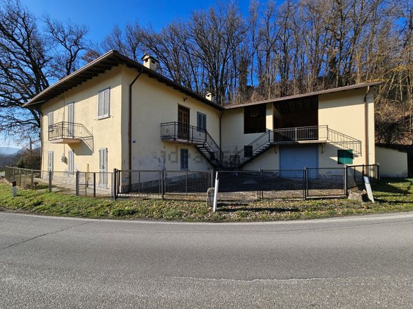 casa indipendente in vendita a Rocca Susella