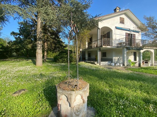 casa indipendente in vendita a Rocca Susella in zona Chiusani