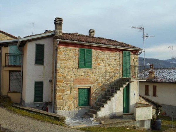casa indipendente in vendita a Romagnese in zona Casa