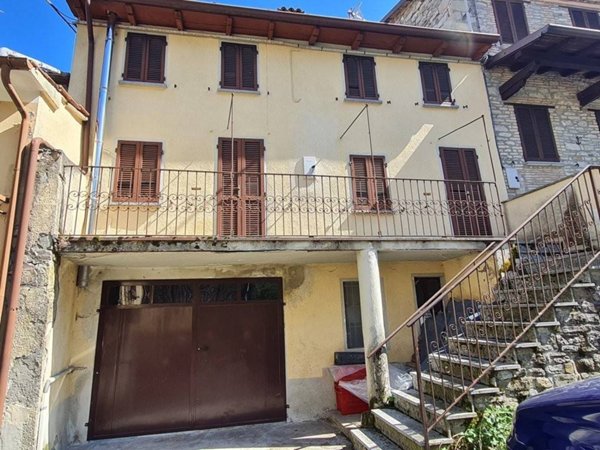 casa indipendente in vendita a Romagnese