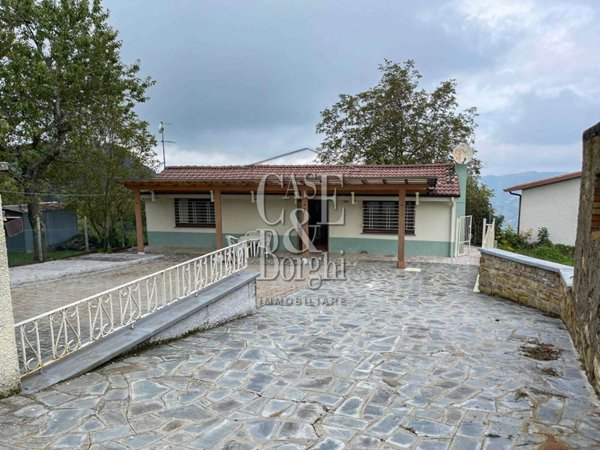 casa indipendente in vendita a Romagnese in zona Casa