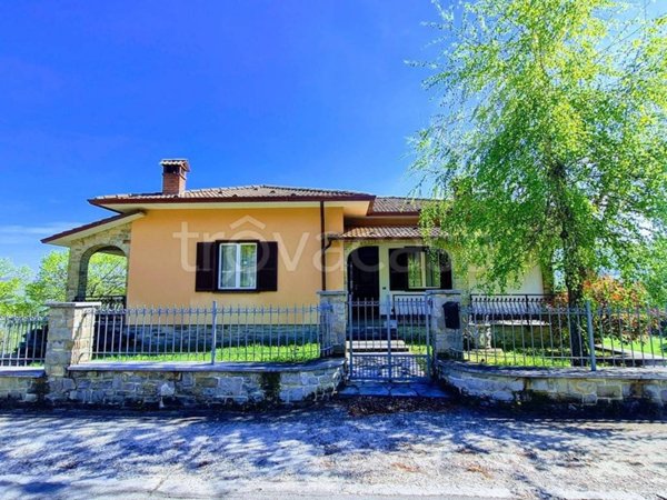 casa indipendente in vendita a Romagnese in zona Casa