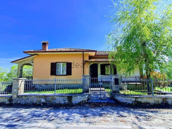 casa indipendente in vendita a Romagnese in zona Casa