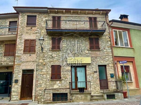 casa indipendente in vendita a Romagnese in zona Casa