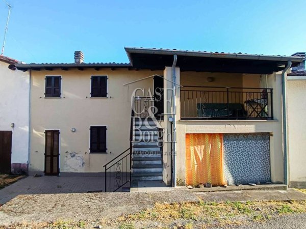 casa indipendente in vendita a Romagnese in zona Casa