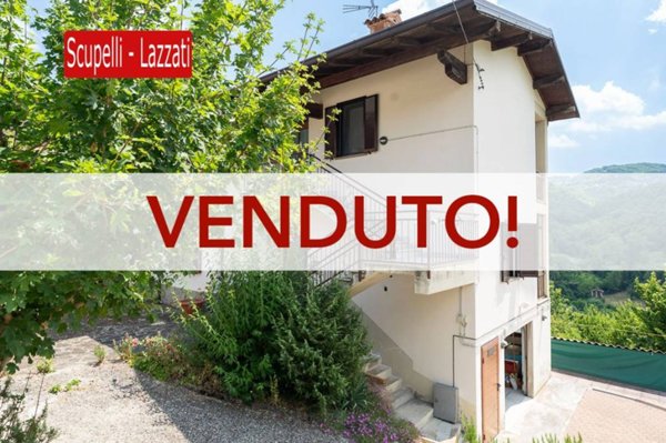 casa indipendente in vendita a Romagnese in zona Casa