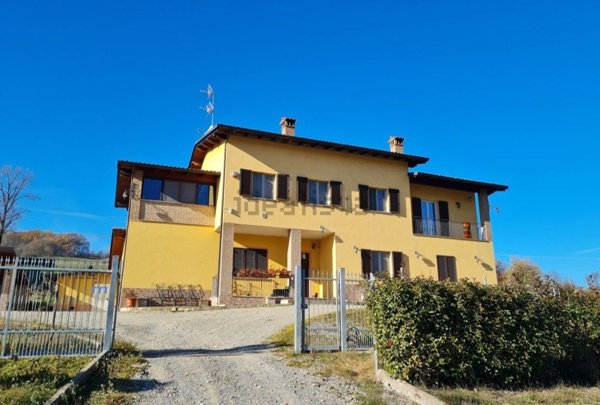 casa indipendente in vendita a Romagnese in zona Casa