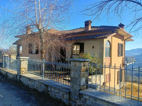 casa indipendente in vendita a Romagnese in zona Casa
